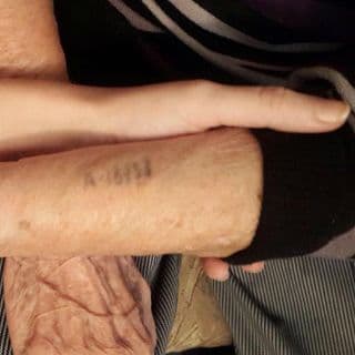 דואגים לניצולי שואה