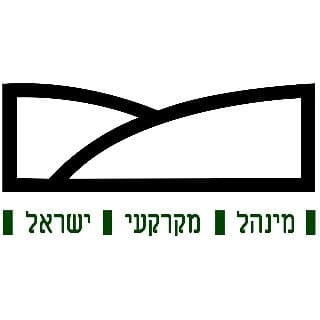 המנהל נתבע על הפרת חוזה על ידי חבורת הבניה דנקנר בניה, ב.ס.ר, שמחה אוריאלי וחברת תורקיז.