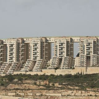 FINANCETECH ויתרה על האופציה לרכוש שני מגרשים במתחם הולילנד בירושלים התמורה: 17 מיליון שקלים.